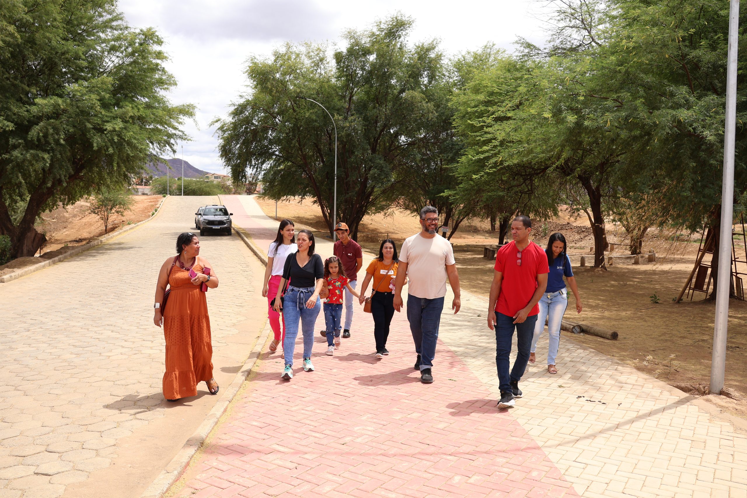 Grupo passeia pela cidade